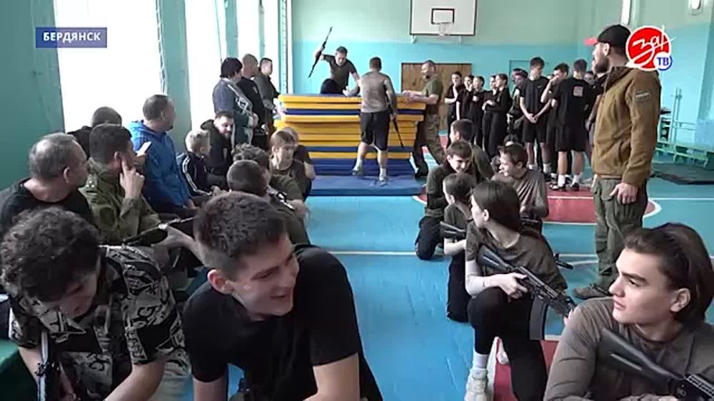 В Бердянске состоялись военно-спортивные патриотические состязания между школами