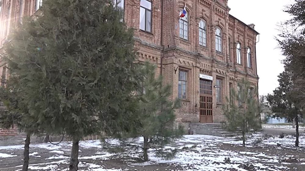 В Приморске состоялась уникальная выставка детских рисунков, посвященная защитникам Отечества