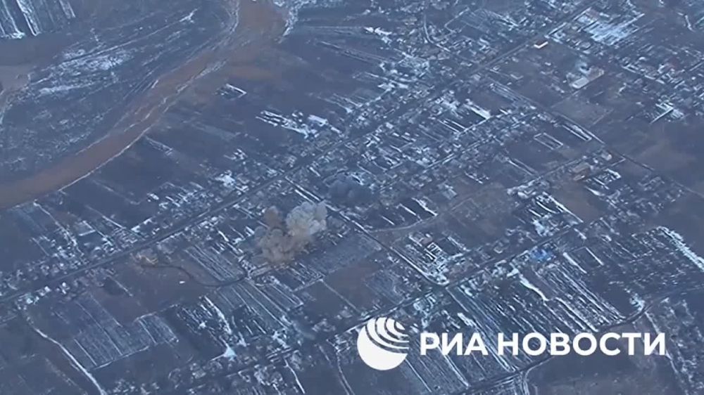 Владимир Разин: Экипажи Су-34 нанесли удар бомбами ФАБ-1500 и ФАБ-500 по пунктам дислокации ВСУ в Гуляйполе
