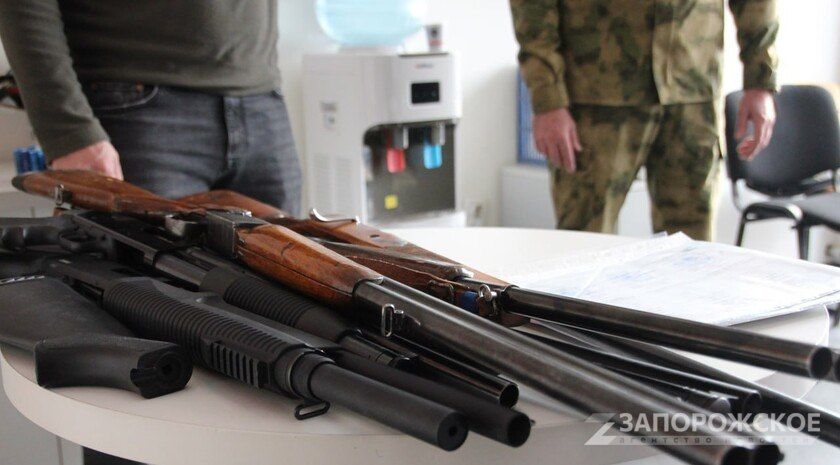 Депутаты Запорожской области передали свое оружие для нужд СВО