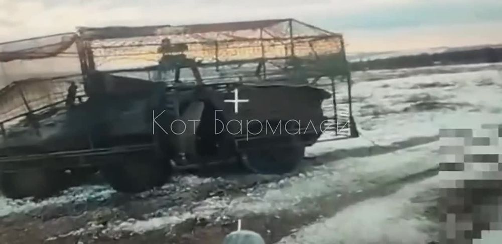 Бойцы 7-й бригады Южной группировки войск, разнесли вражеский БТР, на Северском направлении фронта