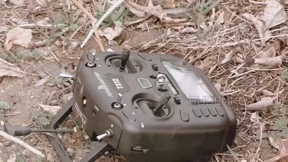 Андрей Руденко: В Запорожской области операторы FPV-дронов группировки войск «Днепр» уничтожили опорный пункт ВСУ, используя их же перехваченный ударный дрон