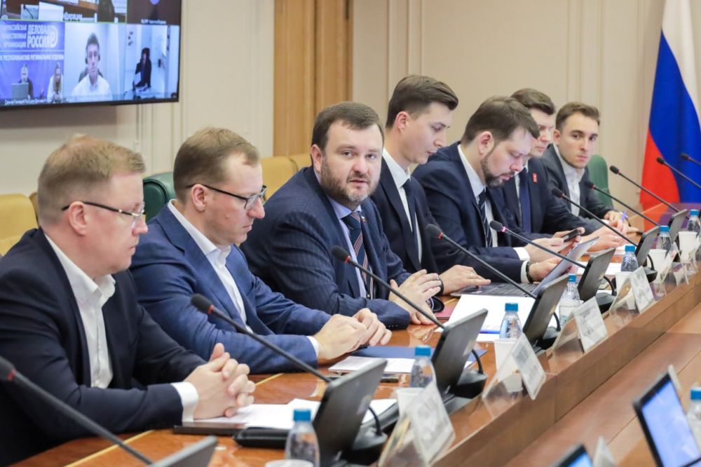 Дмитрий Ворона: Провел совещание по проблемам систем связи и коммуникаций на территории воссоединенных регионов