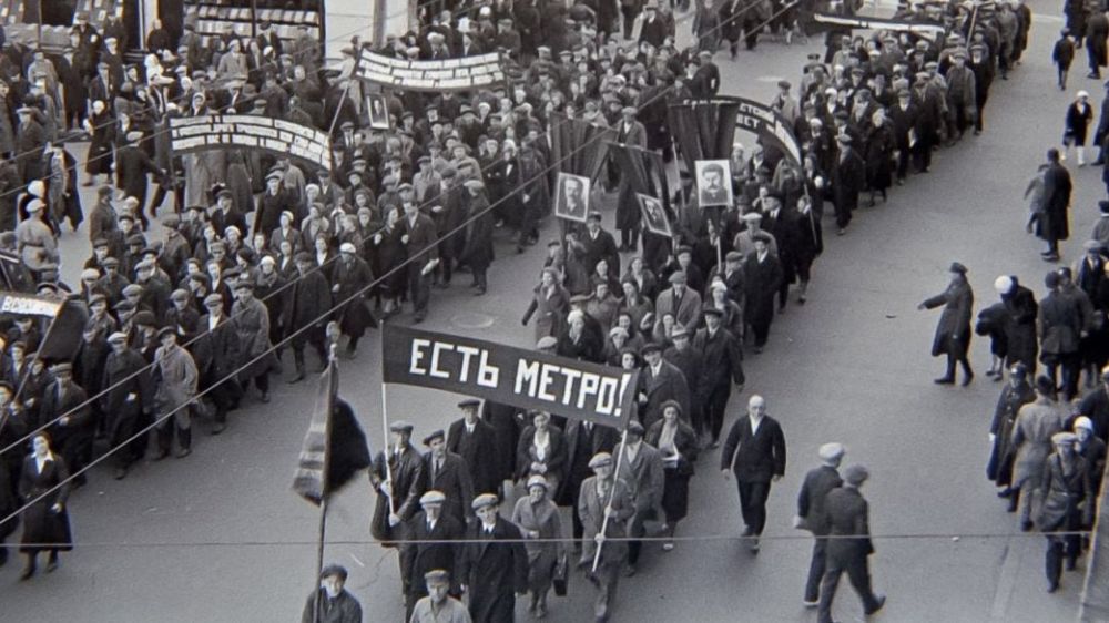 15 . 1945, 80  