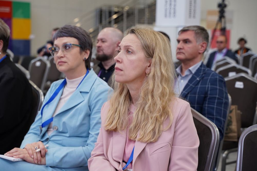 14 – 15 мая 2025 года сотрудники ГБУ «Комплексный центр социального обслуживания населения» МТ и СП ЗО, принимали участие во Всероссийском обучающем семинаре: «Стратегия семьесбережения: современные подходы к реабилитации...