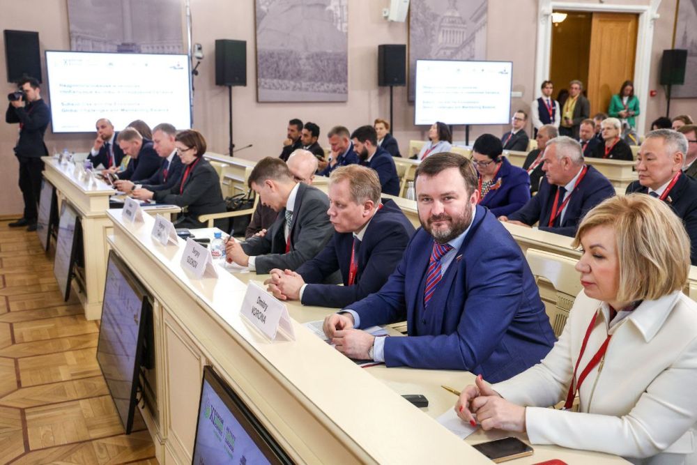 Дмитрий Ворона: В процессе обсуждения глобальных экологических вызовов недропользования в рамках XI Невского международного экологического конгресса участники рассказали, как законодатели и бизнес разных стран ищут баланс...