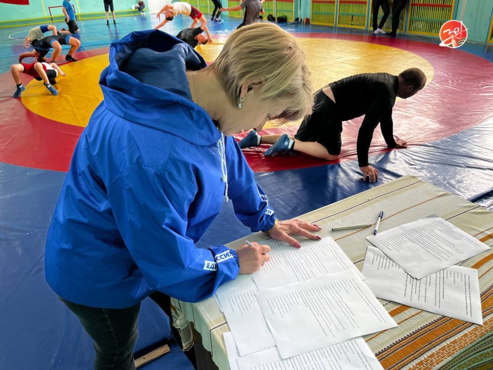 В Каменско-Днепровском округе представители «Единой России» организовали открытую тренировку по борьбе