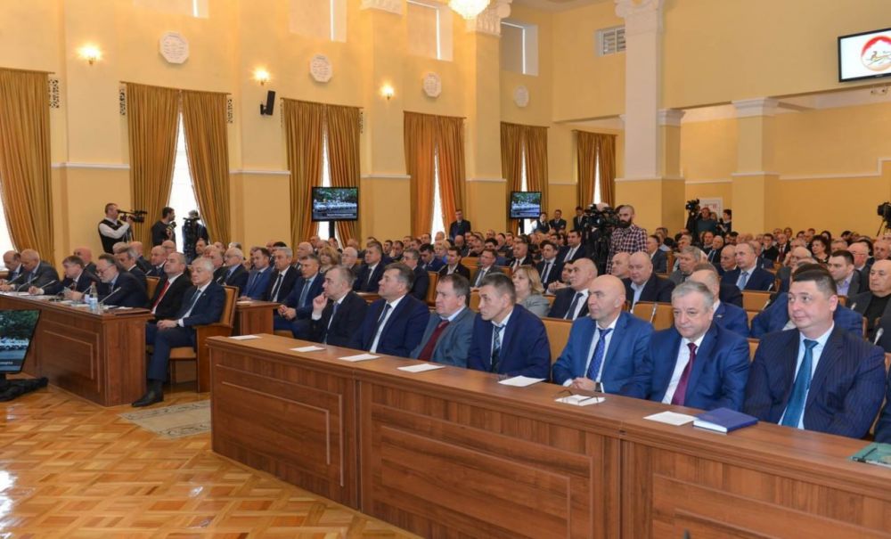 Виктор Емельяненко поздравил Парламент Республики Северная Осетия – Алания с 30-летним юбилеем