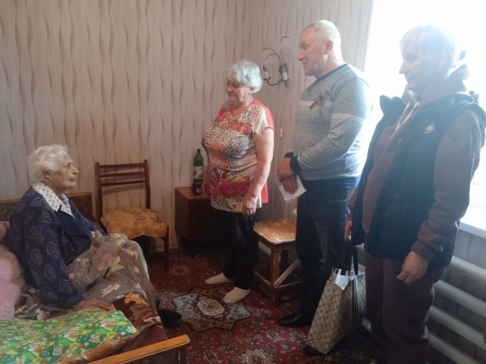 С заботой о Героях: «Единая Россия» поздравила ветеранов Бердянского района с Днём Победы
