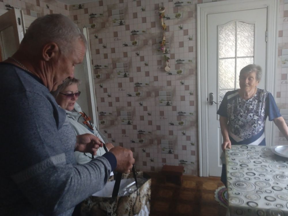 С заботой о Героях: «Единая Россия» поздравила ветеранов Бердянского района с Днём Победы