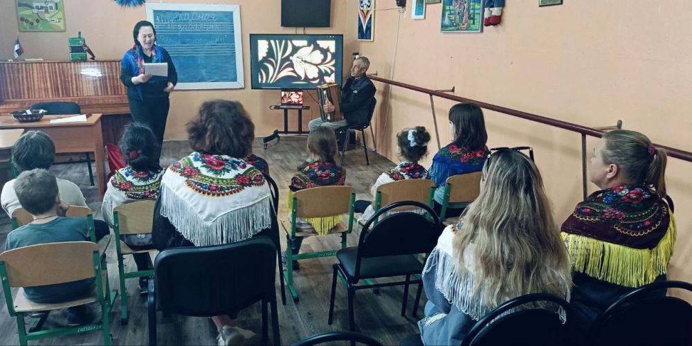 Музыкальная завалинка «Русская частушка» прошла в Ефремовском Доме культуры!