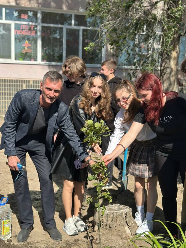 В общеобразовательной школе №1 г.Токмак появился сад выпускников!