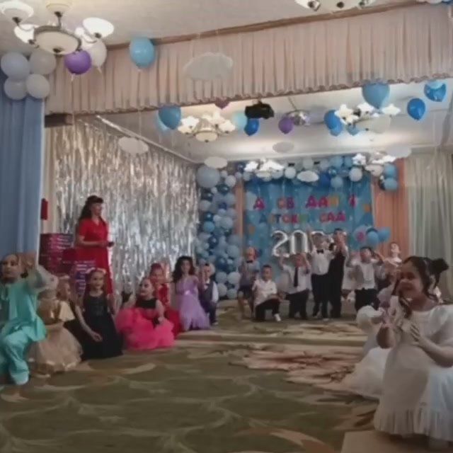 В энергодарском детском саду 3 "Светлячок" прошли выпускные