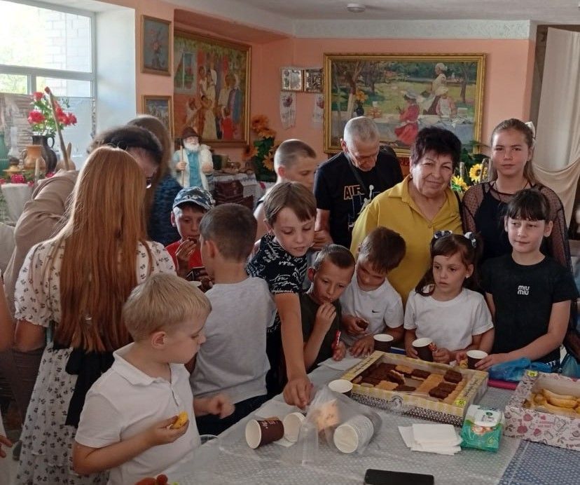 Праздник детства в Андровке: "Шагает детство по планете"!