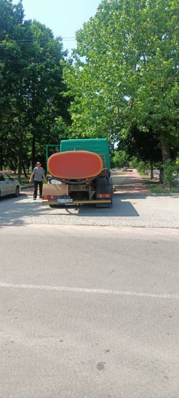 В аварийном режиме с помощью генераторов в Приморске запустили насосы, поднимающие воду из резервуаров запаса на водокомплексе #1 и #3. .Это стало возможным, благодаря слаженной работе мурманской аварийной бригады и...