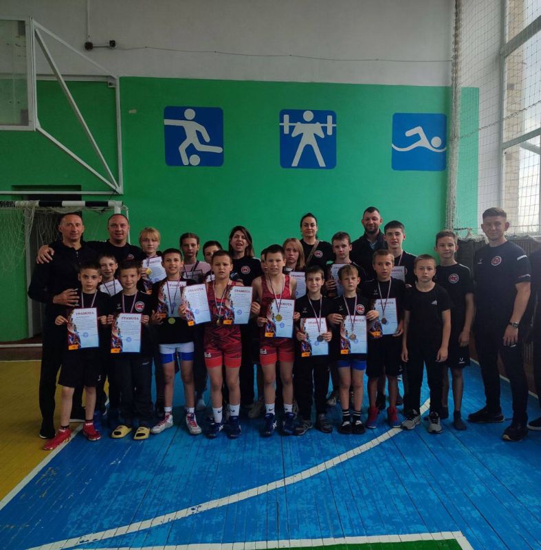 Первенство по спортивной борьбе среди юношей и девушек прошло в пгт