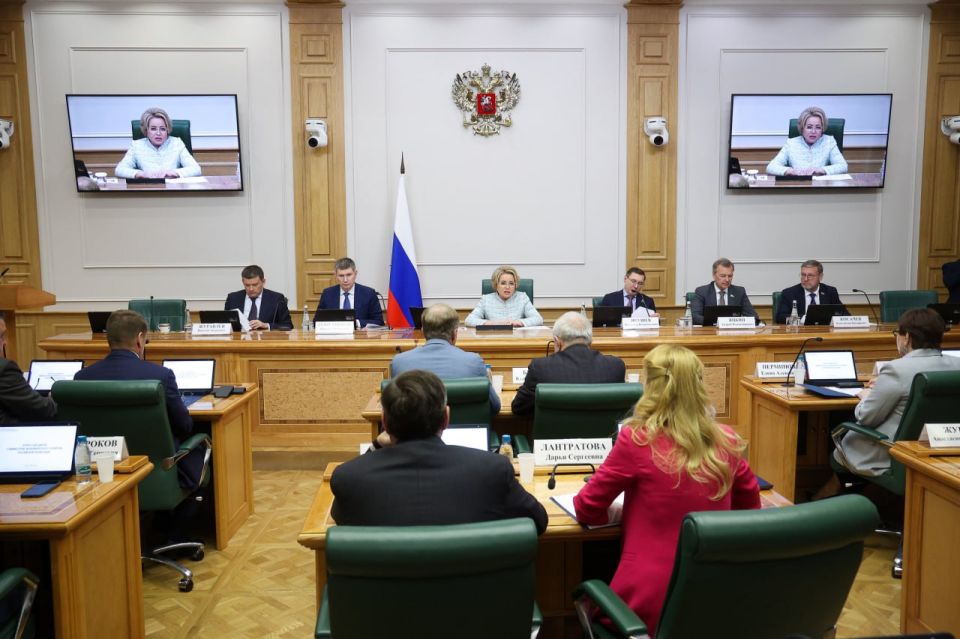 Дмитрий Ворона: В открытом диалоге с Министром экономического развития Максимом Геннадьевичем Решетниковым отметил высокий уровень поддержки, которую оказывает Министерство бизнесу воссоединенных регионов