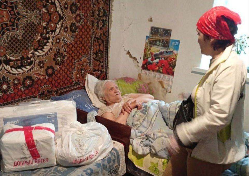 Благодаря активной деятельности заведующей территориальным отделом Новониколаевской группы сёл, секретаря первичной организации партии «Единая Россия» налажено сотрудничество с благотворительным фондом «Добрый Ангел»