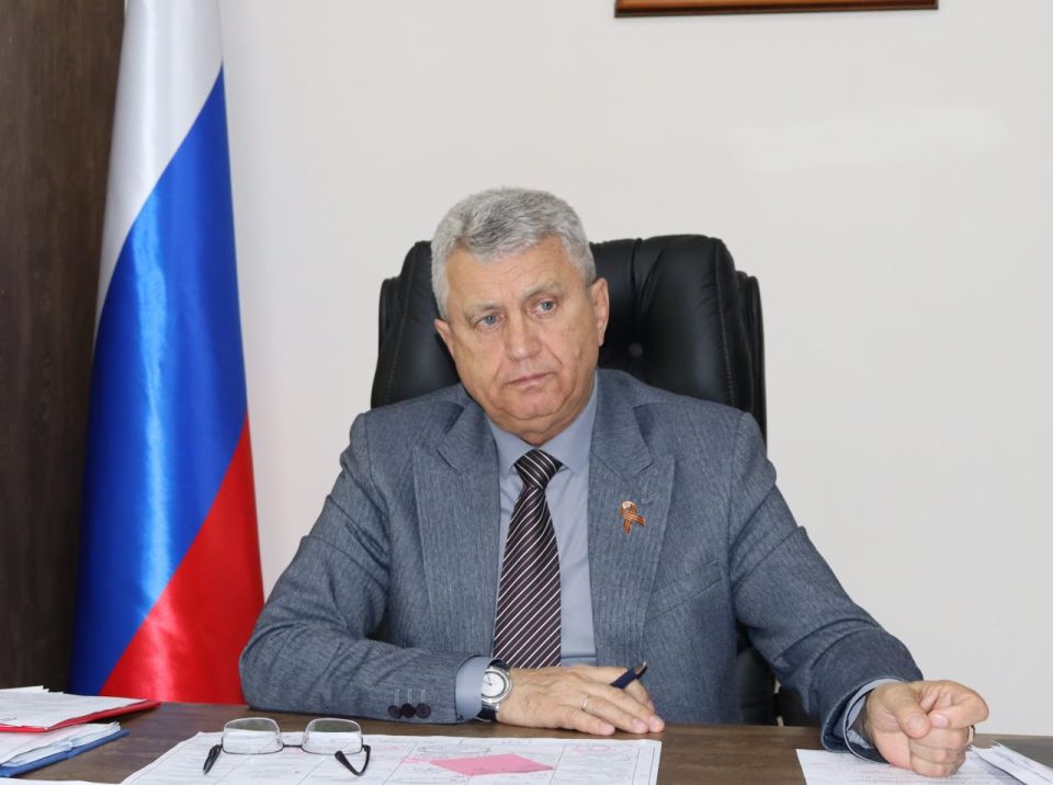 Председатель Законодательного Собрания Запорожской области Виктор Емельяненко провел рабочую встречу с заместителем председателя Энергодарского городского Совета депутатов Андреем Луданным и депутатом Энергодарского...