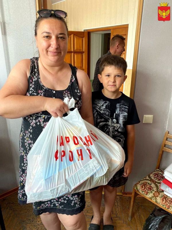 На этой неделе представители администрации Приморского муниципалитета при поддержке общественного движения &quot;Народный фронт&quot; оказывали помощь льготным категориям граждан