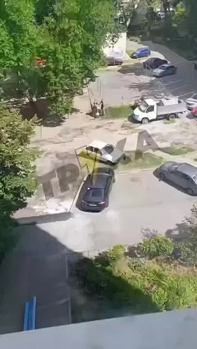 В Запорожье желающих отправиться на фронт носят на руках