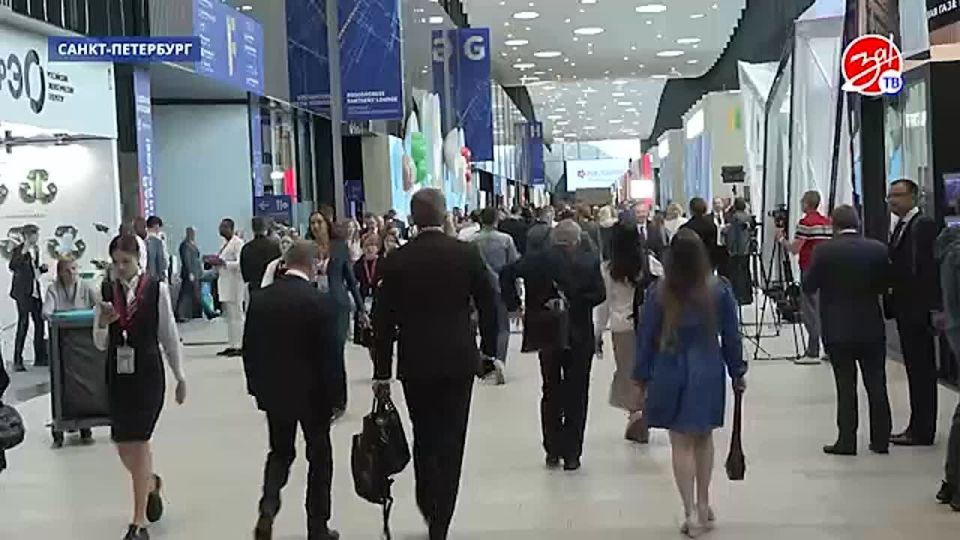 Губернатор Запорожской области Евгений Балицкий продолжает работать на Петербургском международном экономическом форуме