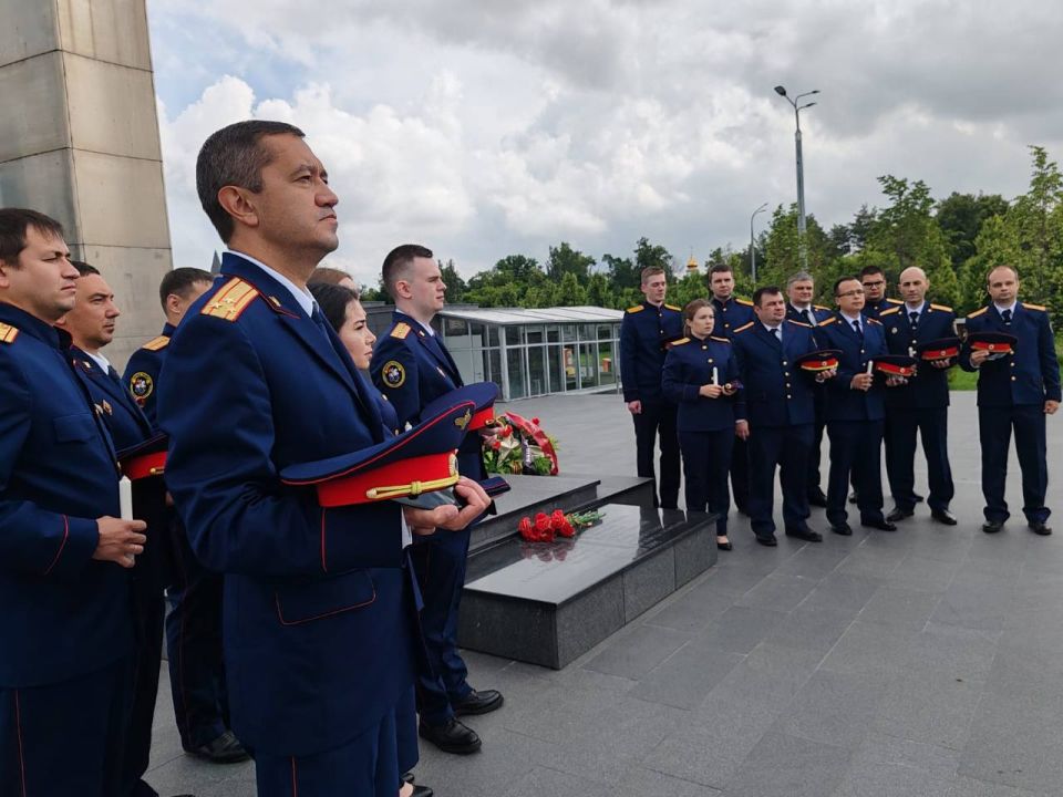 Офицеры Следственного комитета России принимают участие в мероприятиях, приуроченных ко Дню памяти и скорби Офицеры Следственного комитета России принимают участие в мероприятиях, приуроченных ко Дню памяти и скорби