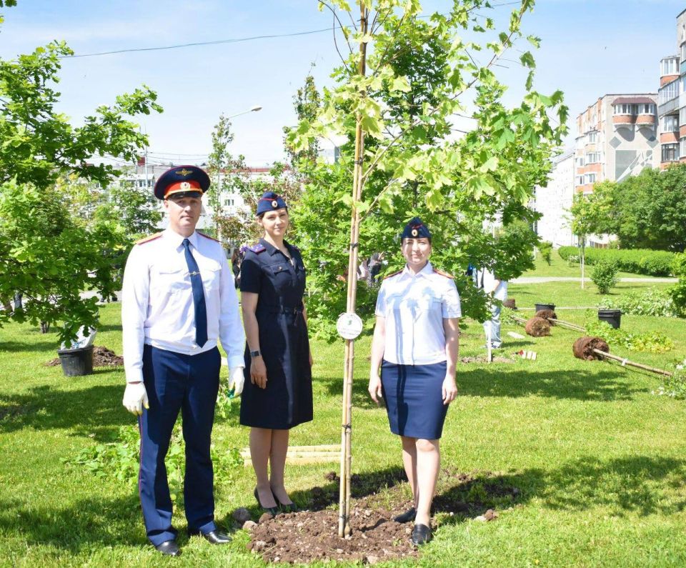 Офицеры Следственного комитета России принимают участие в мероприятиях, приуроченных ко Дню памяти и скорби Офицеры Следственного комитета России принимают участие в мероприятиях, приуроченных ко Дню памяти и скорби