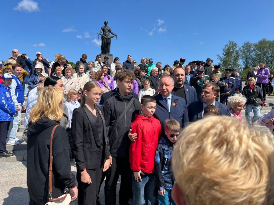 День памяти и скорби в Санкт-Петербурге: единство, дань уважения и воспитание патриотизма День памяти и скорби в Санкт-Петербурге: единство, дань уважения и воспитание патриотизма
