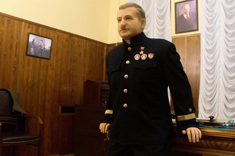 Евгений Балицкий: Особая честь была посетить мемориальный кабинет дважды Героя Советского Союза Ивана Дмитриевича Папанина
