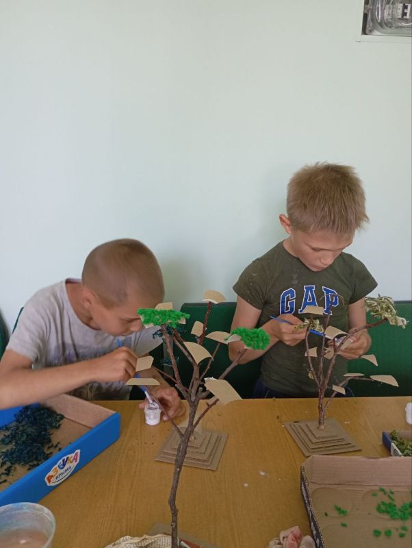 Давайте вместе открывать новые миры вместе с книгами! Приморская городская библиотека, расположенная во второй части города по ул. Шевченко, ждет своих разновозрастных читателей: детей, их родителей, бабушек и дедушек! Давайте вместе открывать новые миры вместе с книгами! Приморская городская библиотека, расположенная во второй части города по ул. Шевченко, ждет своих разновозрастных читателей: детей, их родителей, бабушек и дедушек!