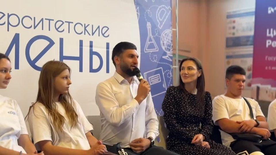 Замминистра по делам молодёжи Дагестана Фарман Меликов встретился с ребятами из Запорожской области