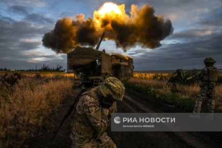 Военнослужащие группировки войск &quot;Центр&quot; и их самоходная артиллерийская установка 2С44 &quot;Гиацинт-К&quot; во время боевой работы на Красноармейском направлении СВО