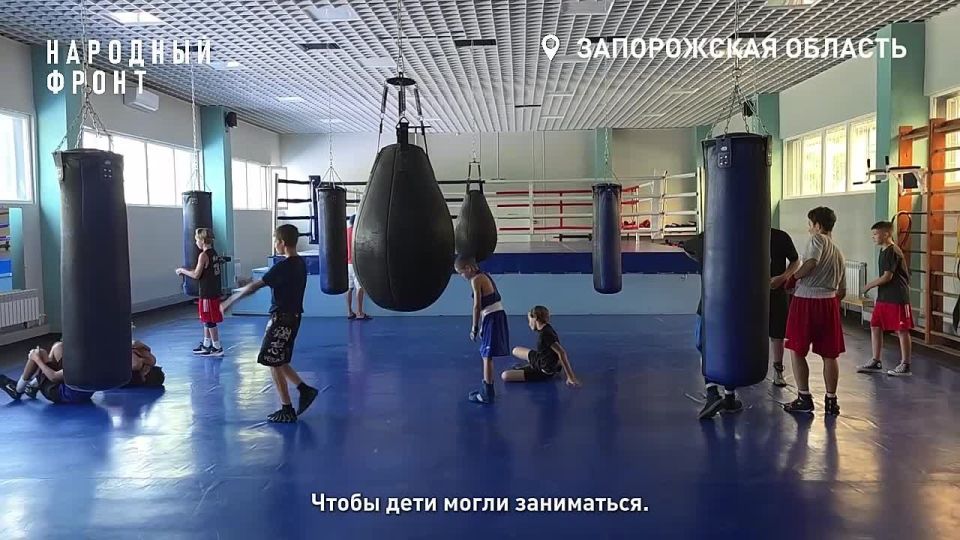  :    :        
