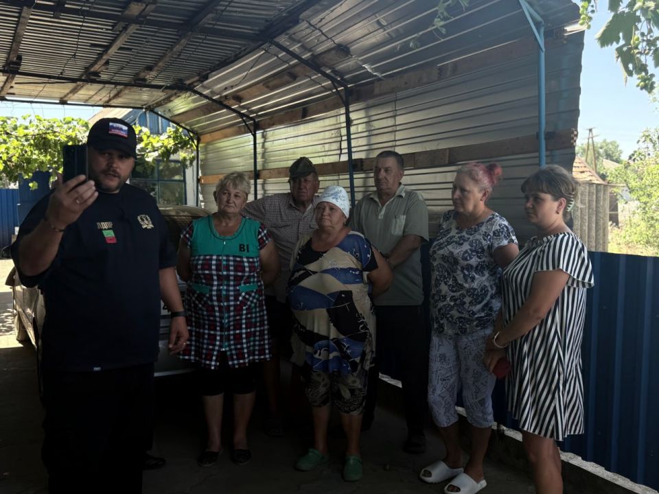 «Я на вас ракету не посылал!» - такую хамскую реакцию от главы Мелитопольского округа получили жители, чьи дома пострадали от снаряда ВСУ «Я на вас ракету не посылал!» - такую хамскую реакцию от главы Мелитопольского округа получили жители, чьи дома пострадали от снаряда ВСУ