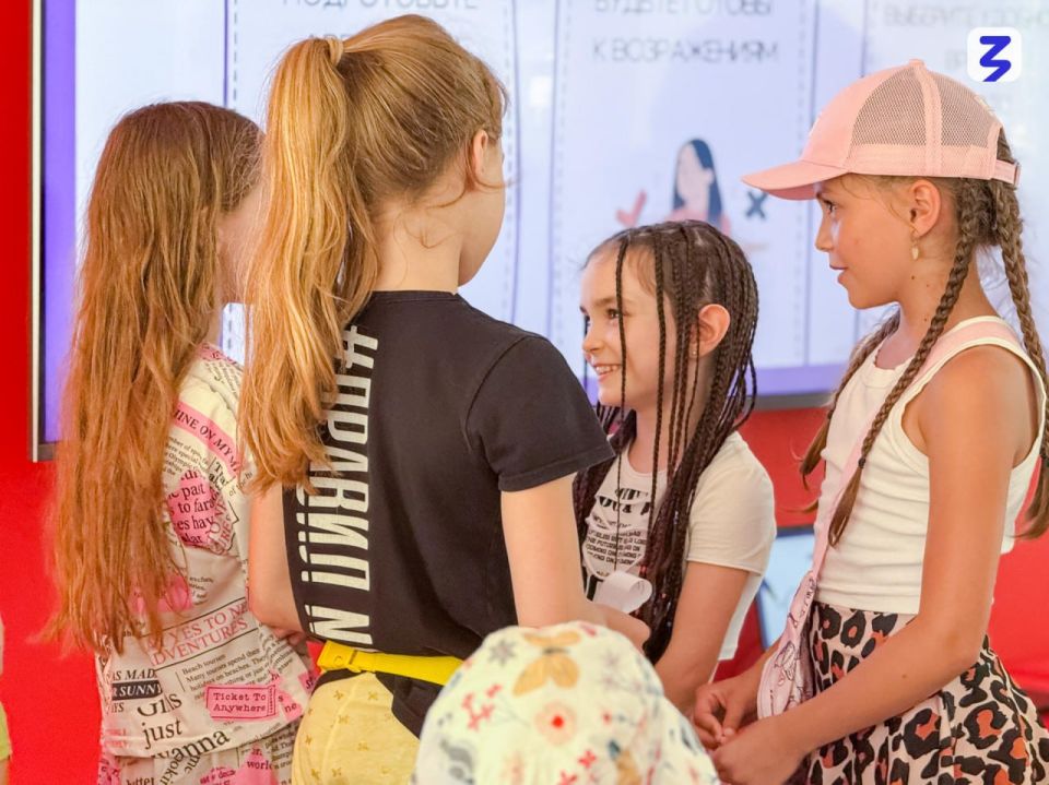 Успеваем просвещаться даже летом: молодёжь Запорожской области участвует в лекциях Общества «Знание» Успеваем просвещаться даже летом: молодёжь Запорожской области участвует в лекциях Общества «Знание»