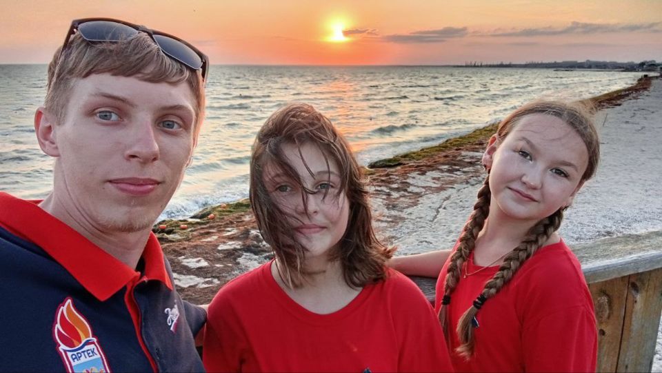 Вице-премьер Дмитрий Чернышенко и министр просвещения Сергей Кравцов подвели итоги работы детских оздоровительных лагерей за июнь Вице-премьер Дмитрий Чернышенко и министр просвещения Сергей Кравцов подвели итоги работы детских оздоровительных лагерей за июнь