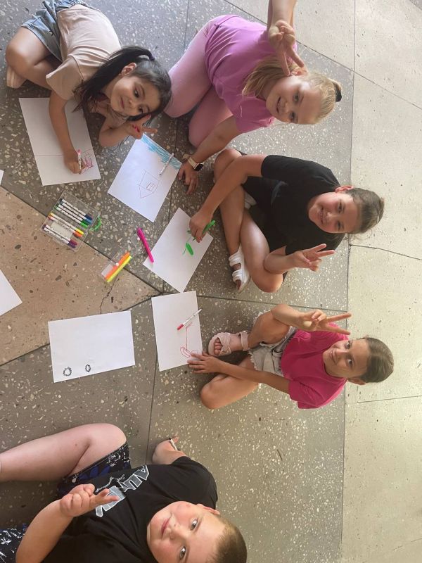 24 июля в Надеждинском Доме культуры прошла игровая развлекательная программа для детей «День весёлых затей» 24 июля в Надеждинском Доме культуры прошла игровая развлекательная программа для детей «День весёлых затей»