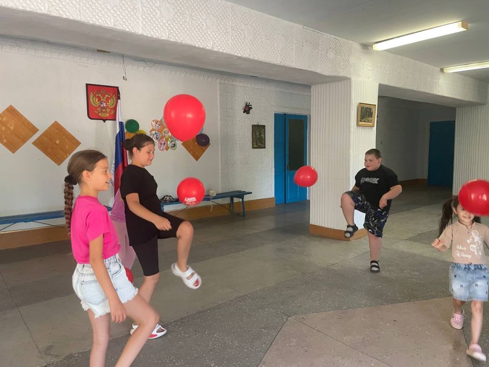 24 июля в Надеждинском Доме культуры прошла игровая развлекательная программа для детей «День весёлых затей» 24 июля в Надеждинском Доме культуры прошла игровая развлекательная программа для детей «День весёлых затей»