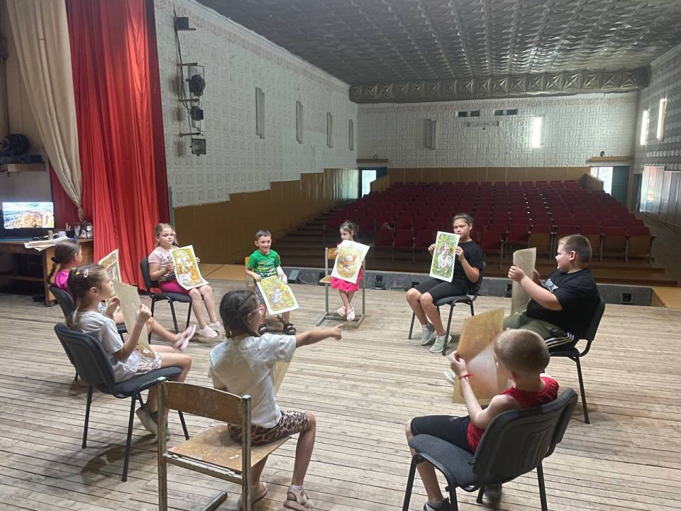 В нашем Доме культуры прошло необычное занятие « Путешествие по сказкам» В нашем Доме культуры прошло необычное занятие « Путешествие по сказкам»