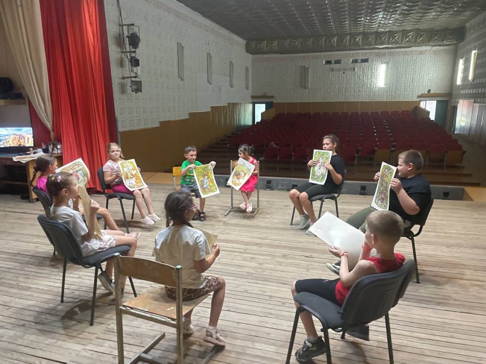 В нашем Доме культуры прошло необычное занятие « Путешествие по сказкам» В нашем Доме культуры прошло необычное занятие « Путешествие по сказкам»