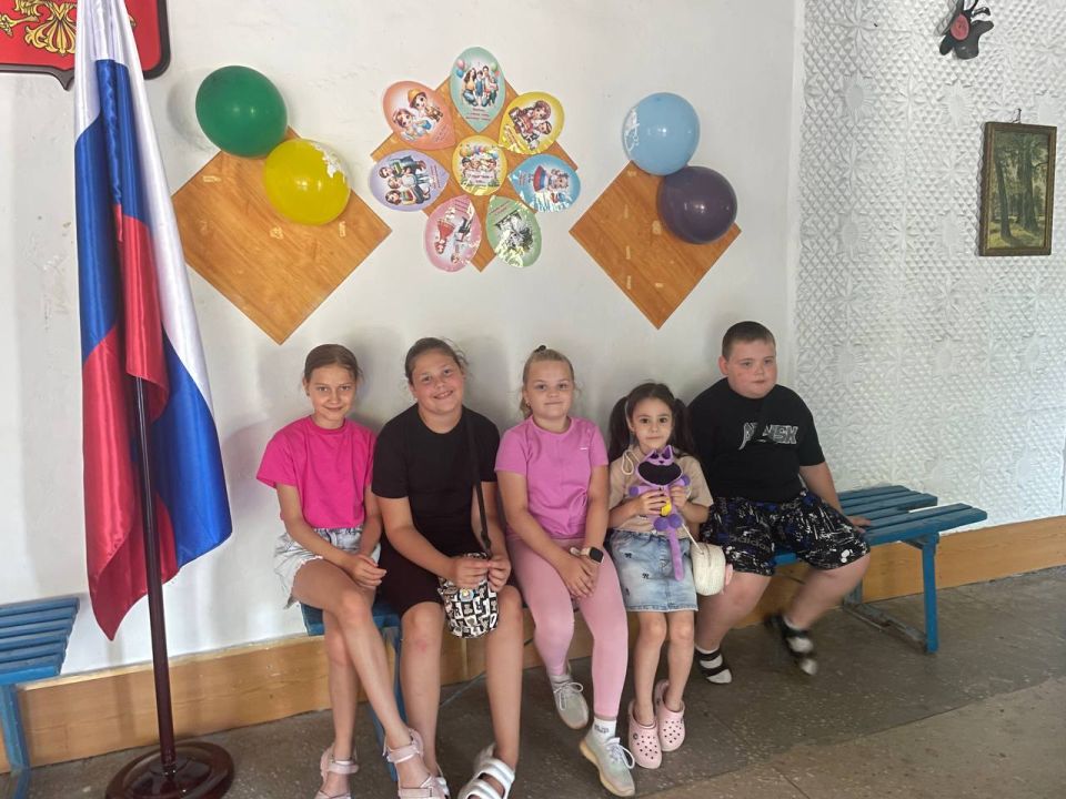 24 июля в Надеждинском Доме культуры прошла игровая развлекательная программа для детей «День весёлых затей» 24 июля в Надеждинском Доме культуры прошла игровая развлекательная программа для детей «День весёлых затей»