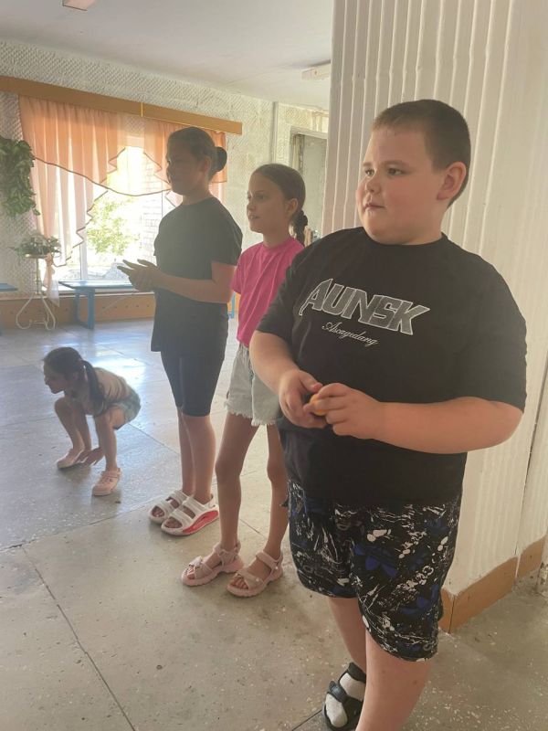 24 июля в Надеждинском Доме культуры прошла игровая развлекательная программа для детей «День весёлых затей» 24 июля в Надеждинском Доме культуры прошла игровая развлекательная программа для детей «День весёлых затей»