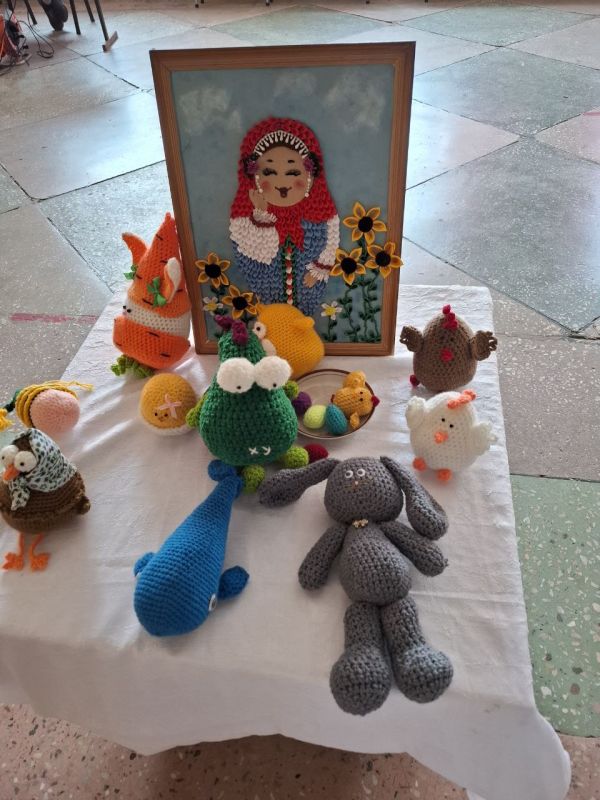 В Приазовском Доме Культуры прошла увлекательная детская игровая программа,посвящённая Дню дружбы В Приазовском Доме Культуры прошла увлекательная детская игровая программа,посвящённая Дню дружбы