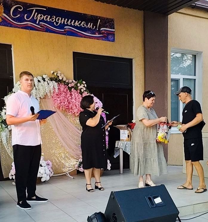 26 июля в селе Гирсовка прошёл традиционный праздник День села «Я здесь живу и край мне этот дорог» 26 июля в селе Гирсовка прошёл традиционный праздник День села «Я здесь живу и край мне этот дорог»