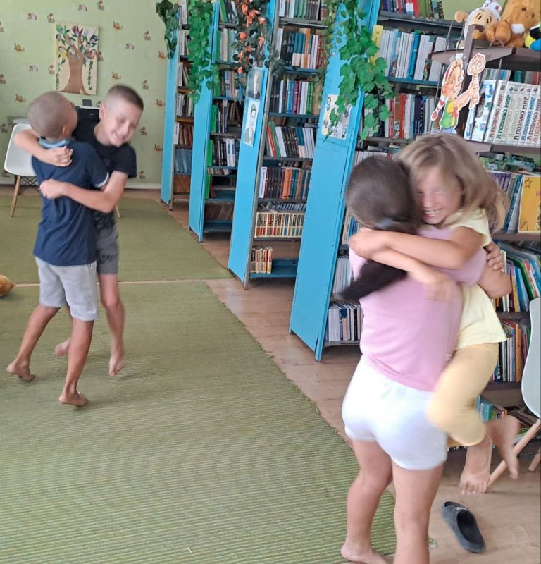 "ПРАЗДНИК ДРУЖБЫ И ДОБРА". Дружба - это важная часть жизни человека, особенно в детстве "ПРАЗДНИК ДРУЖБЫ И ДОБРА". Дружба - это важная часть жизни человека, особенно в детстве