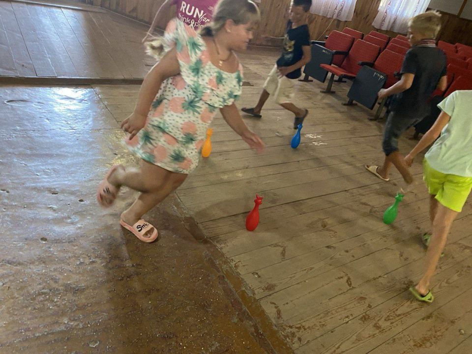 В Новоконстантиновском сельском Доме культуры к международному Дню Дружбы была проведена игровая программа для детей "Путешествие на остров Дружбы" В Новоконстантиновском сельском Доме культуры к международному Дню Дружбы была проведена игровая программа для детей "Путешествие на остров Дружбы"