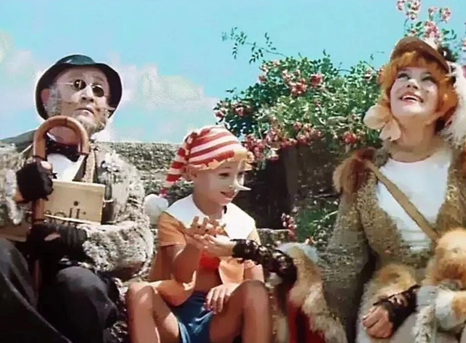 31 июля в Строгановском доме культуры состоялся показ детского музыкального телевизионного фильма «Приключения Буратино» 1975 г 31 июля в Строгановском доме культуры состоялся показ детского музыкального телевизионного фильма «Приключения Буратино» 1975 г