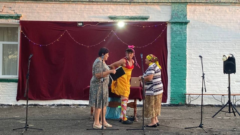 В Степановском Втором сельском доме культуры прошел летний концерт "Июльская пора" .Творческие коллективы Степановского и Богдановского домов культуры подготовили насыщенную разнообразную программу.Прозвучали заводные и... В Степановском Втором сельском доме культуры прошел летний концерт "Июльская пора" .Творческие коллективы Степановского и Богдановского домов культуры подготовили насыщенную разнообразную программу.Прозвучали заводные и...