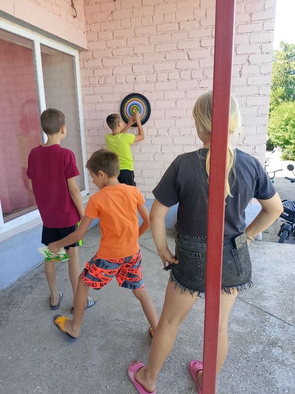 В Волчанском сельском клубе для детей ежедневно проводится культурно- досуговые мероприятия В Волчанском сельском клубе для детей ежедневно проводится культурно- досуговые мероприятия